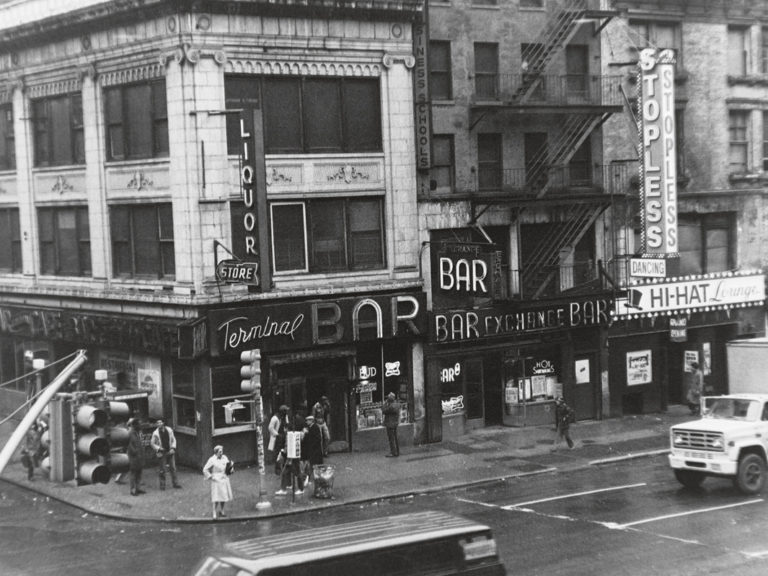 Times Square in the 1970s: Grindhouses, peep shows and XXX neon ...