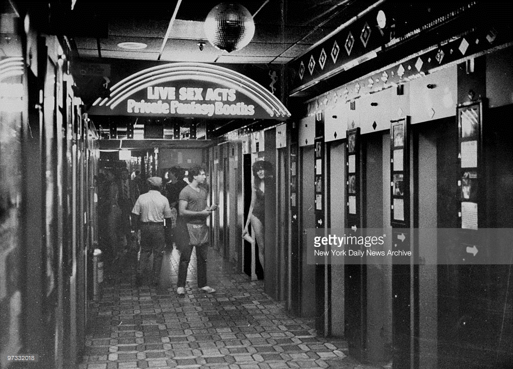 Times Square Nel 1970 Grindhouses Peep Show E Xxx Neon Nostalgia Tour De Park City